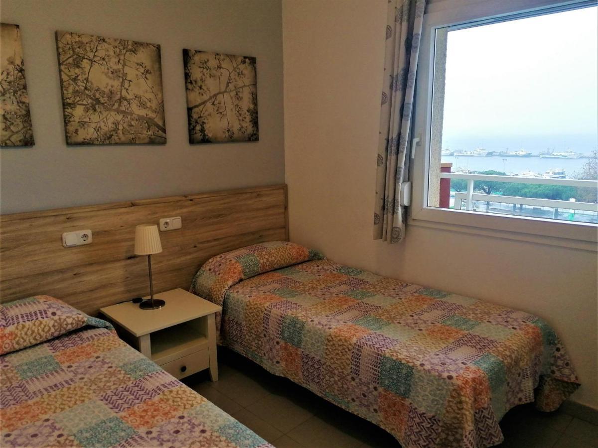 2166 Rocmar 1 4-C, Excelente Situacion Frente Al Puerto Pesquero Y Con Vista A La Bahia. Gran Terraza. Gran Parking Publico Delante. - Es-258-30 Appartement Roses Buitenkant foto